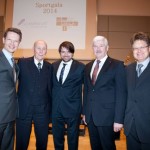Würdenträger, Moderator und Horst Eckel
