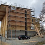 Ostseite mit Holzverschalung am 28.03.2015