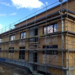Verwaltungsbau mit Fenstern am 31.03.2015
