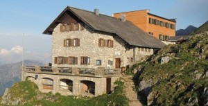 Bad Kissinger Hütte mit neuem Anbau